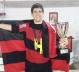 Mauricinho exibe trofu do Sul-Americano de hquei